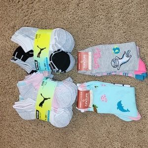 4 sets of socks sold together